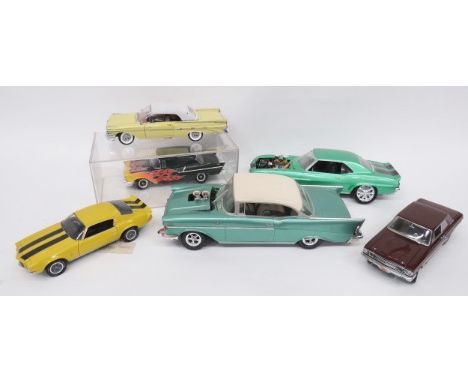 Selection of Four Die Cast Metal & Two Plastic Large Scale American Classic Car Models. Including 1960 Chevrolet, 1959 Pontia