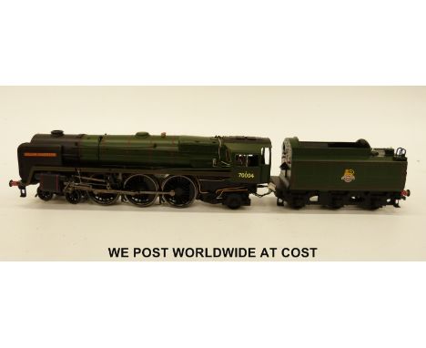 Hornby 00 gauge BR4-6-2 Britannia Class 7MT 'William Shakespeare' locomotive Golden Arrow limited edition of 1500 R3096 in or