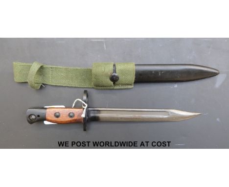 A jungle carbine WWII bayonet N187 Radcliffe with scabbard and frog 