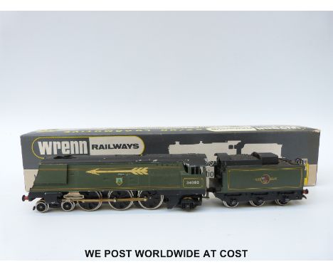 Wrenn 00 gauge BR 4-6-2 Golden Arrow 'City of Wells' 34092 locomotive and tender, in original box
