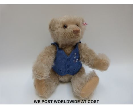 Steiff Original 'Crystal Teddy Bear', 660948, with light beige mohair, button to ear, tags and certificate 598/1500, 32cm tal