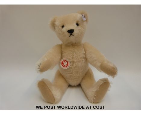 Steiff Original Teddy Bear 'Baerle 22 PAB 1905', 404122, with white mohair, button to ear, tags and certificate 408/3000, 32c