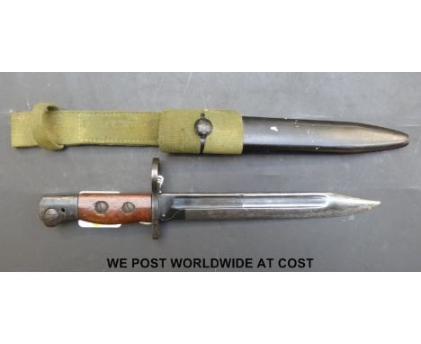 No.5 jungle carbine bayonet with scabbard and frog, c1940 (overall length 32cm)