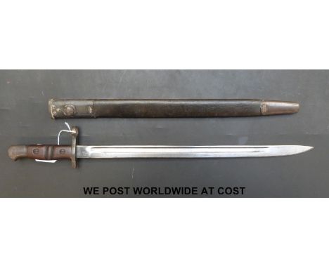 A Remington WWI era bayonet stamped 1913, 4, 17 stamped to blade, with crown and arrow over 3A, blade length 43cm