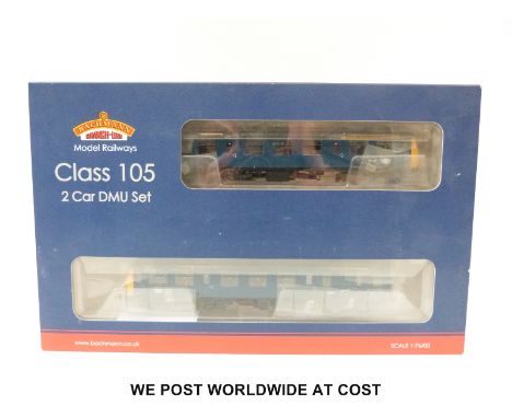 Bachmann 00 gauge Class 105 2 car DMU set 31-325, in original box