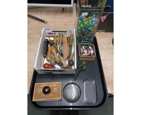 A tray of miniature tools, folding pen knives, WW I pocket knife, marbles etc 