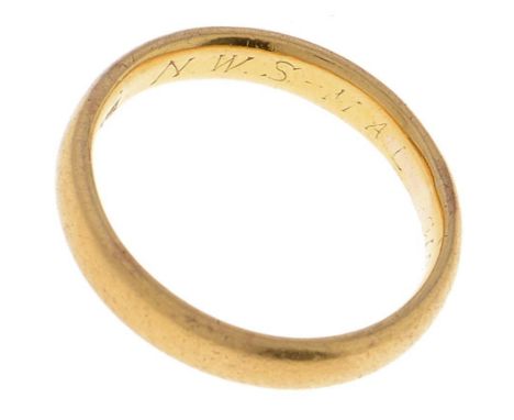 A gold wedding ring, marked 22ct, size Q, 6g  Slight wear consistent with age