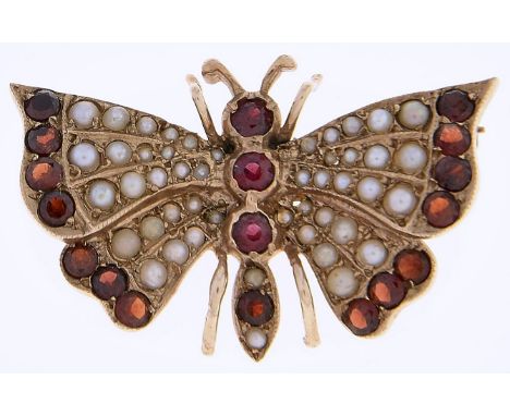 A garnet and split pearl butterfly brooch,&nbsp; in 9ct gold, 34mm, marks rubbed, 7g  Complete, little sign of wear other tha