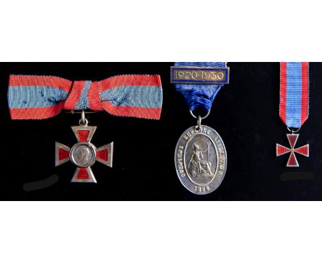 Royal Red Cross, GVR,&nbsp;Second Class and Overseas Nursing Association Silver Cape badge and two clasps, attributed to Staf