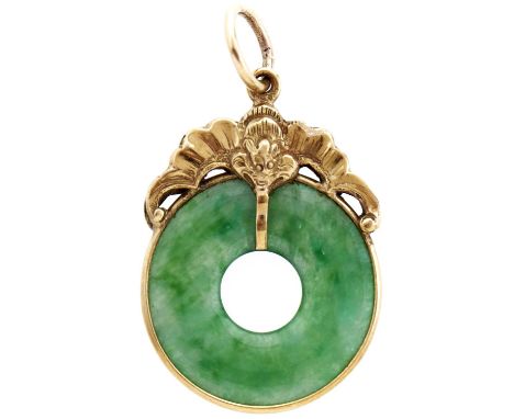 A Chinese jade bi disc and gold bat pendant, 3.1g  Good condition