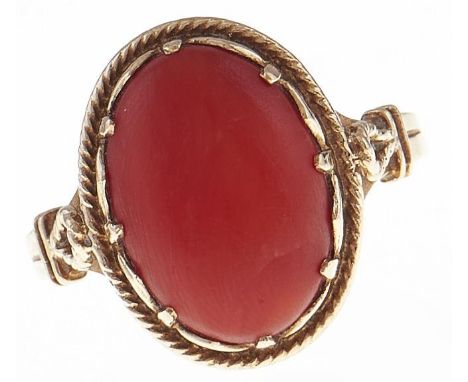 A coral ring, in 9ct gold, 3.2g, size N  Good condition