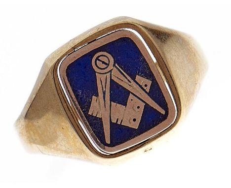 A 9ct gold and enamel freemason's signet ring, reversible, 5g, size U  Light wear scratches but enamel not chipped