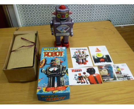 BOXED WINKY ROBOT LAVENDER EDITION 63/100 BY PLANET ROBOT 2005