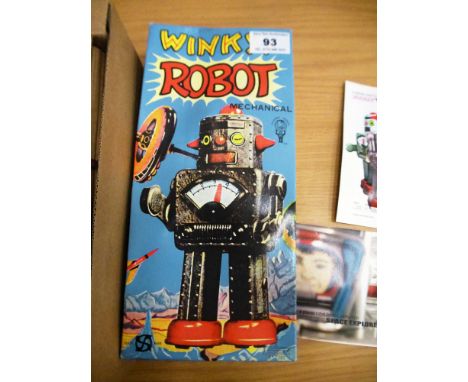 BOXED WINKY ROBOT LAVENDER EDITION 64/100 BY PLANET ROBOT 2005