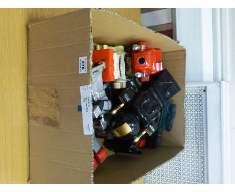 7 ASSORTED ROBOTS INCLUDING MAGIC MIKE