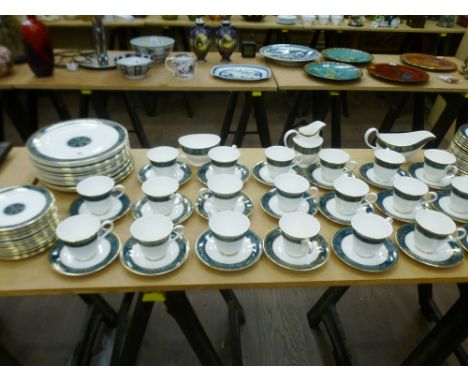 101 PIECE ROYAL DOULTON CARLYLE TEA AND DINNER SERVICE