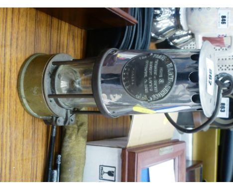 PROTECTOR LAMP AND LIGHTNING CO. MINERS LAMP