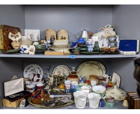 A miscellaneous lot to include a boxed Cavalier bread knife, pottery mugs, flower pots, 1920s brass corkscrew in the form of 