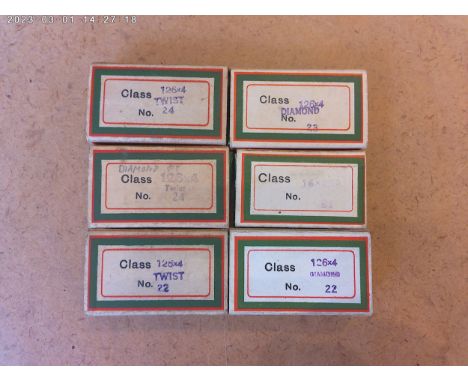 An assortment of twelve boxes of vintage Singer industrial sewing needles, approx 800, some diamond tippedLocation: RABIf the
