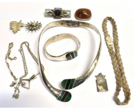 ASSORTED SILVER JEWELLERY To include a Mexican silver torque style necklace and matching hinged bangle, set with malachite an