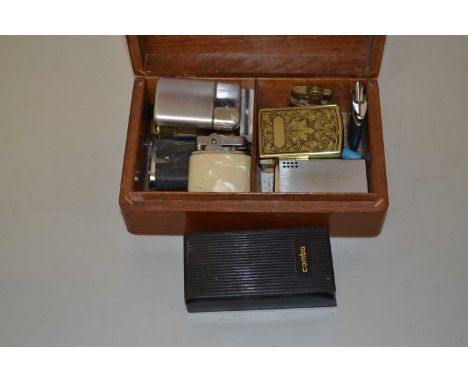 Mixed Lot: Vintage cigarette lighters