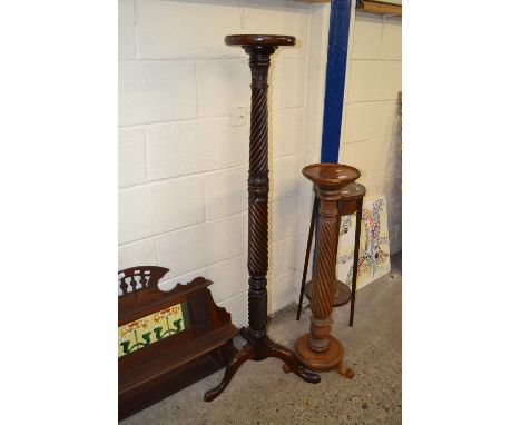 Early 20th Century mahogany torchere plant stand on tripod base