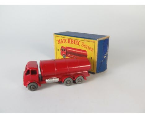 Matchbox MB 11 11ab E.R.F. Road Tanker 'Esso' decal, red, boxed _ Slight paint loss, box with faults