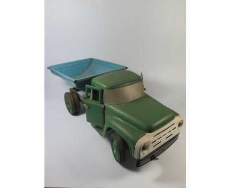 A Big Scale Tin Plate Truck, Possibly American _One wheel is loose