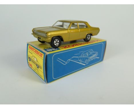 Matchbox MB 36c Opel Diplomat, metllic light gold, silver grill, boxed _ mint, box near mint