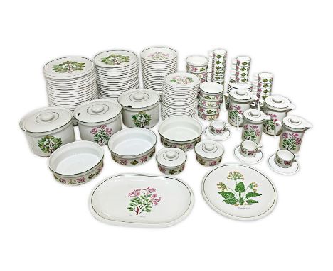 Irabia set Pamplona Espana, consisting of 47 dinner plates, 25 soup plates, 1 oval and 1 round plate, 3 salad bowls, 2 bowls 