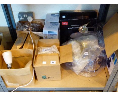 Assorted light fittings