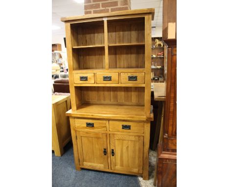 A MODERN LIGHT OAK SMALL DRESSER W 100 CM
