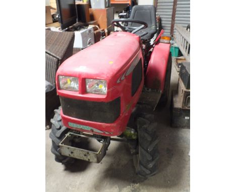 A BENASSI 2002 K-DT RED TRACTOR WITH KEYS