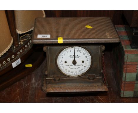 A VINTAGE GARASO WEIGHING MACHINE