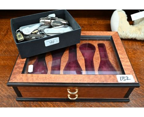 A Lubinski two-drawer pipe case, to/w a collection of advertising and other penknives