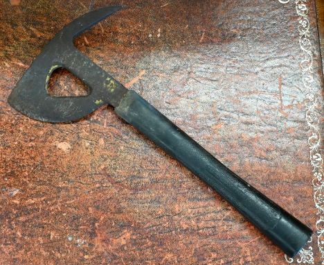 World War 2 Horsa glider escape axe with rubber sleeve handle 'Tested 20,000 volts', 40 cm
