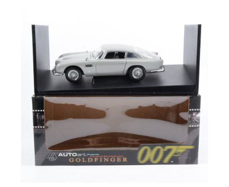 AutoArt Goldfinger 007 Aston Martin, DB5 from the James Bond Collection, 1:18 scale model, boxed (back two wheels detached).