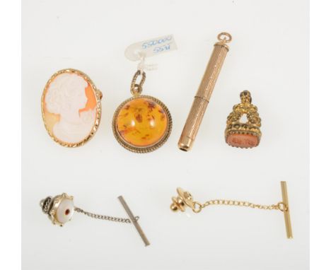 A 9 carat yellow gold toothpick of engine turned design hallmarked Birmingham 1978, an oval carved shell cameo brooch/pendant