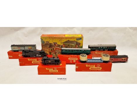 Hornby '00' gauge model set, various boxed cars, track, liveries, buildings, Airfix trackside presentation set, Tri-ang&nbsp;