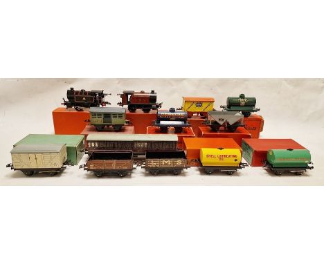 Quantity of Hornby 'O' gauge boxed and loose Railway to include LMS 2270 0-4-0 clockwork tank locomotive, British Railway 3 8