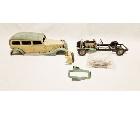 Marklin tinplate clockwork constructor car 1101, semi-constructed with Marklin Constructors Game manual&nbsp;Condition Report