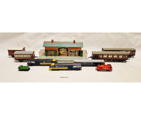 Hornby '00' gauge to include, Inter-city 125 43011 locomotive, Inter-city 125 43010 locomotive and The Queen Mother 47541 loc