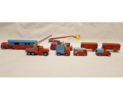 Corgi Major Chipperfield's Circus collection&nbsp;to include articulated horse box, Landrover 109WB, Smith's Karrier van, Sno