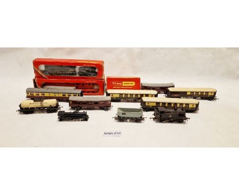 Hornby '00' gauge train set, LNER loco 7476, boxed, various track, buildings, carriages&nbsp;(1 box)&nbsp;