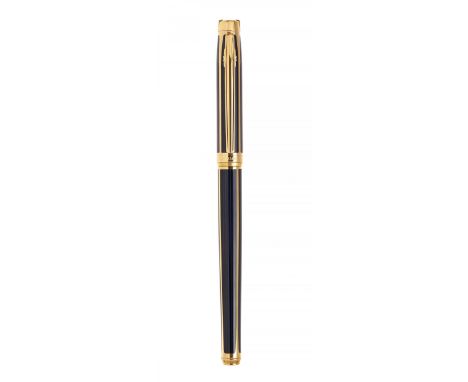 ÉLYSÉE FOUNTAIN PEN.Gold-plated steel barrel and blue lacquer.Limited edition.Two-tone 18 K gold nib. 18 K gold nib.Screw cap
