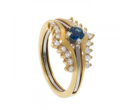 Ring in 18kt yellow gold, model 90s. With central sapphire, round cut, Siam origin, weighing ca. 0.22 cts, set in claws on sm