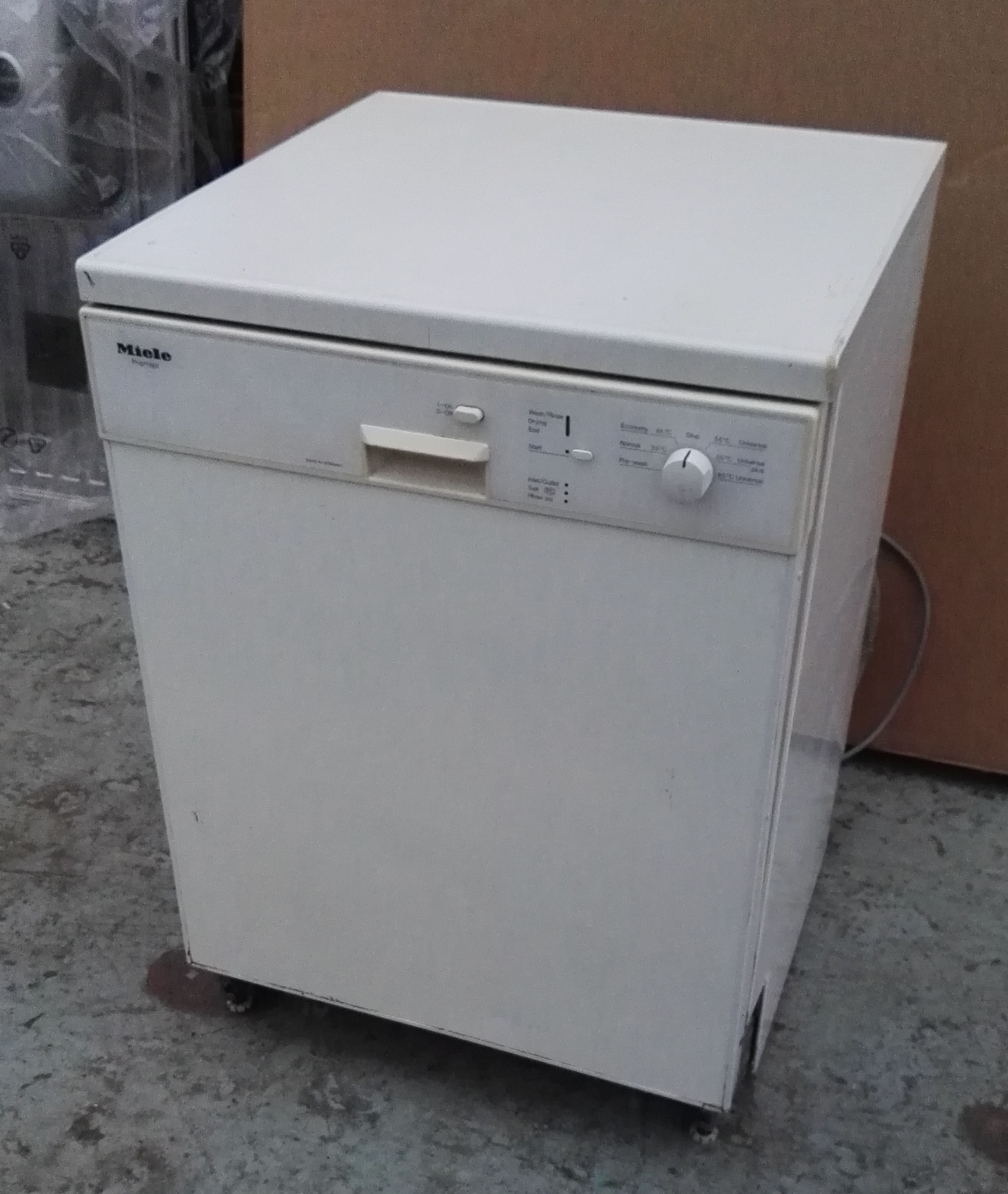 Miele G640 HG01 Premier Dishwasher in Good Working Condition No VAT