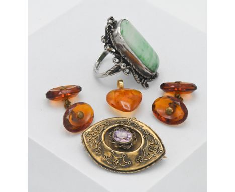 A small collection including large oriental silver jade dress ring, a pair of faceted amber cufflinks, yellow gold & amber he