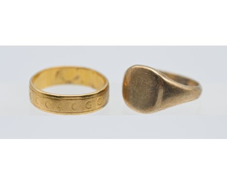 A 22ct gold wedding band ring, approx. 4.9g, together with a 9ct signet ring approx. 9.4g (2).