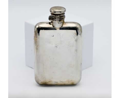 A silver hip flask, approx. 4.13oz.